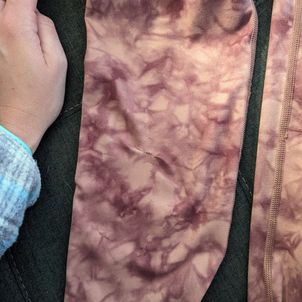Athleta Girls Mauve Rose Tie Dye LeggingsSize: Junior girls XL/14 - Picture 5 of 5